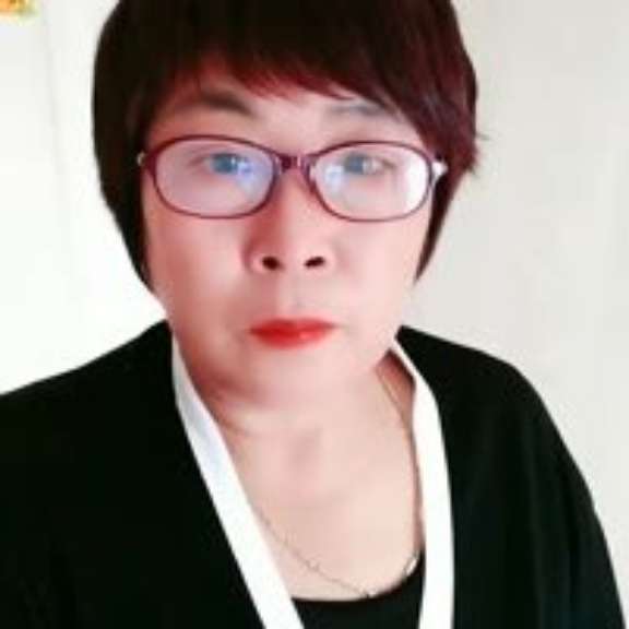 孤心回首慈祥的照片