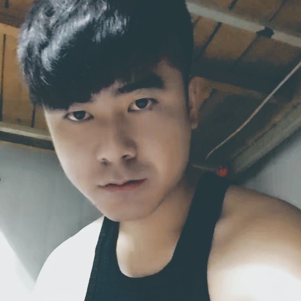 余生怕黑的照片