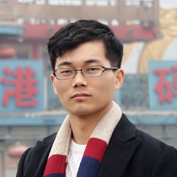 鲤鱼电源的照片
