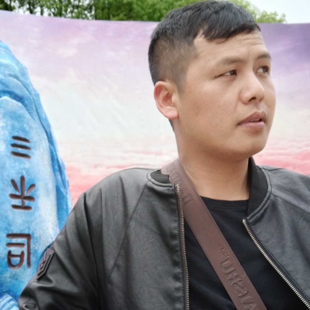安详用小鸭子的照片