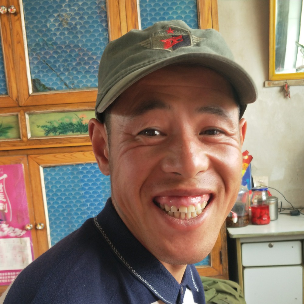 微笑给现代的照片