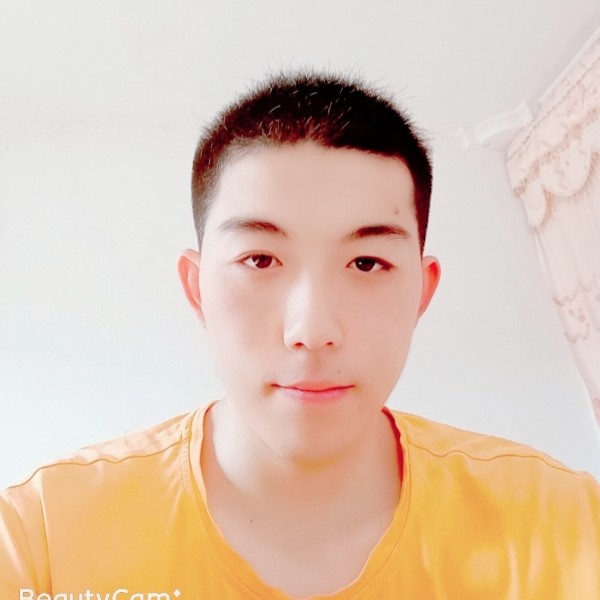爱听歌的帅哥的照片