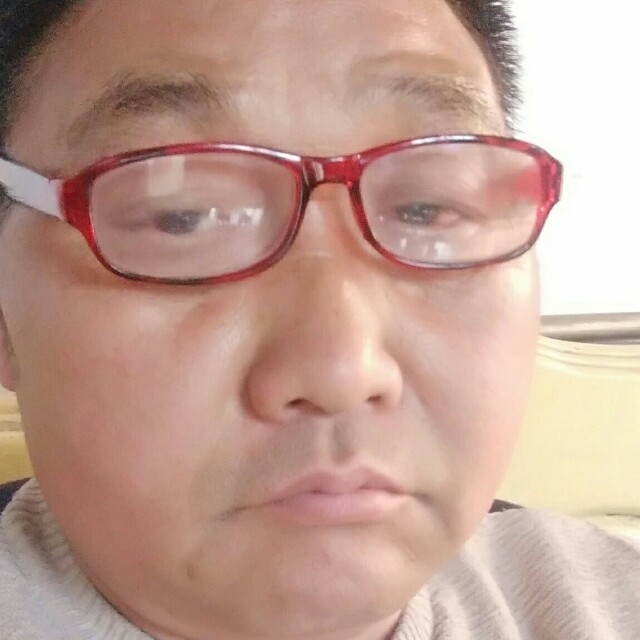 黑猫苹果的照片