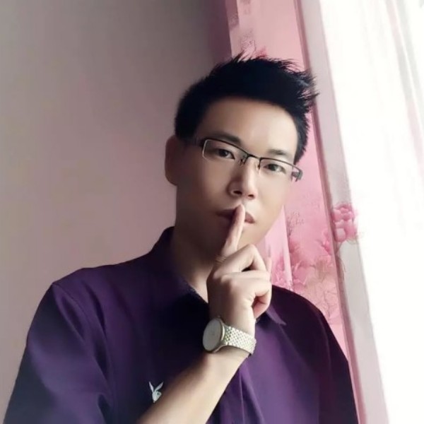 伍梓华的照片