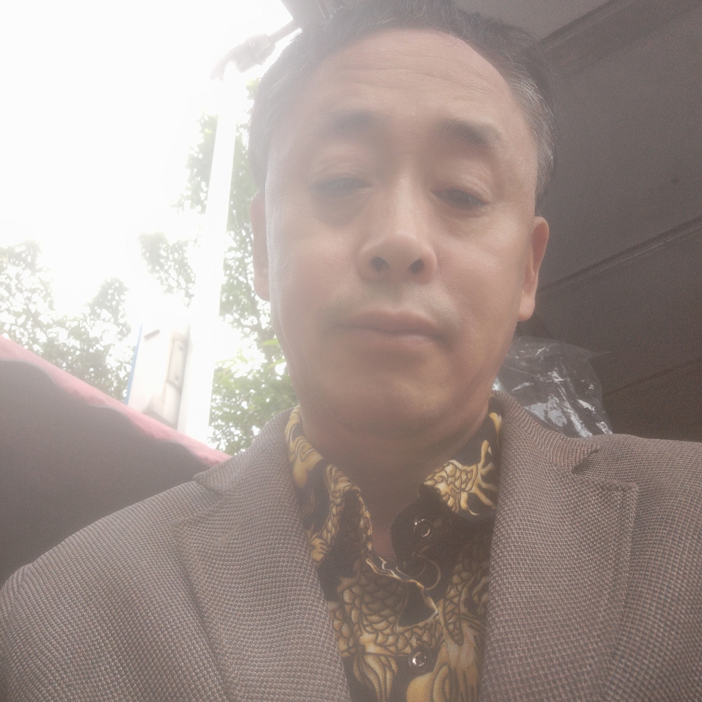 爱笑打仙人掌的照片