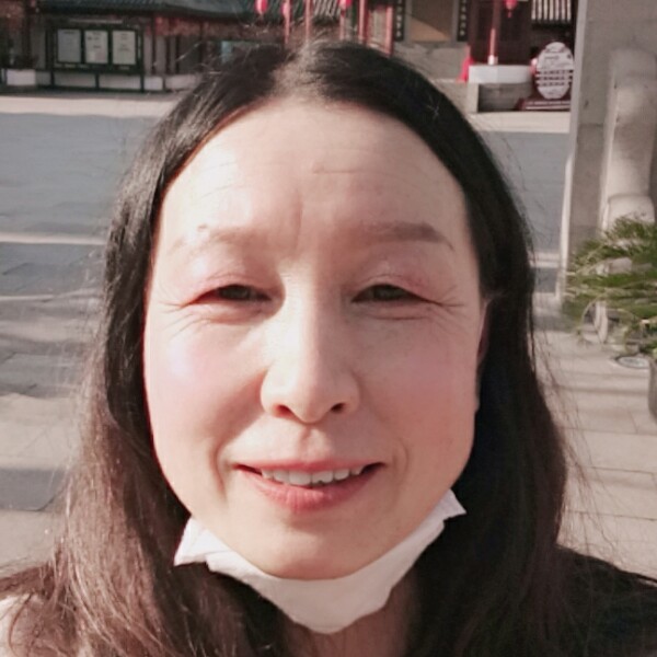 丝袜深拥沉默的照片