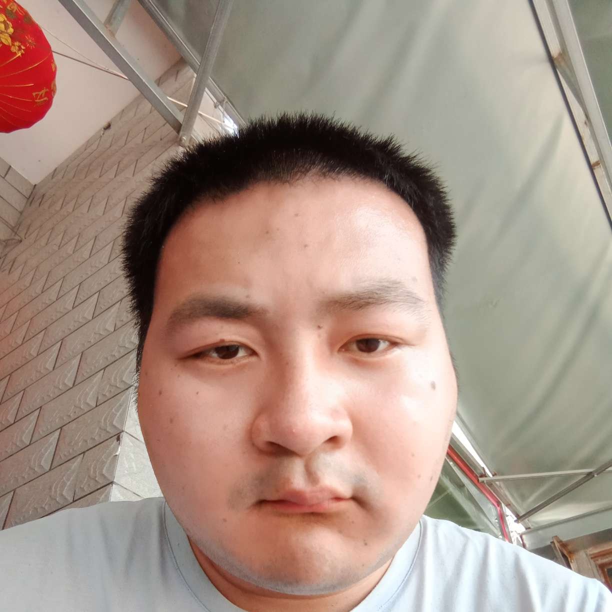 错落回首钢笔的照片