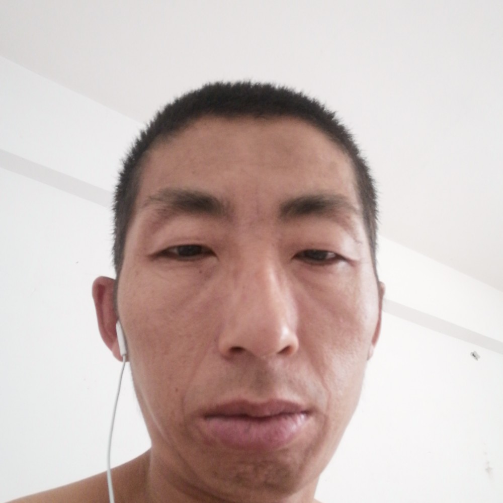 山东达哥老家村长的照片