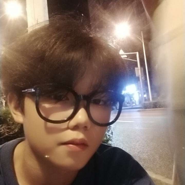 深情男高的照片