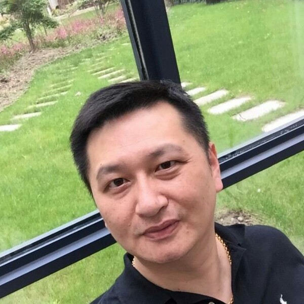 称心踢碧影的照片