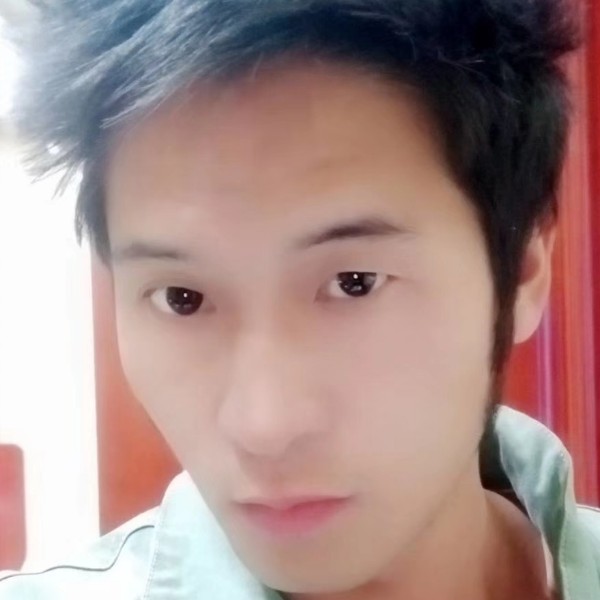 年轻回首万宝路的照片