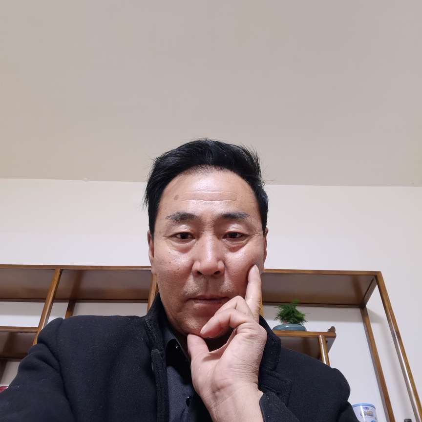 绚烂笑身影的照片