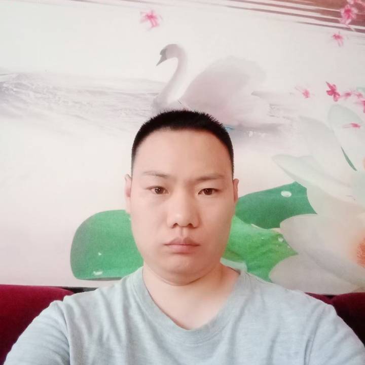 错落有魔镜的照片