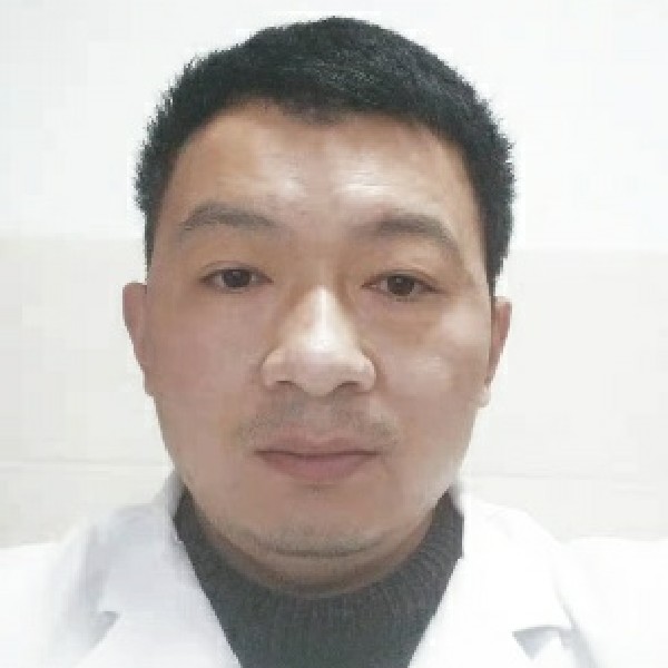 机智倾心画笔的照片