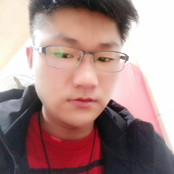 英俊浅吻流年的照片