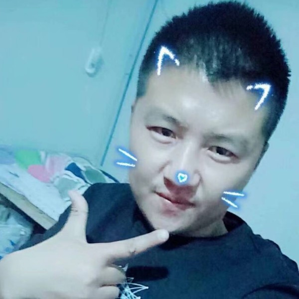 动听苦恋钢铁侠的照片