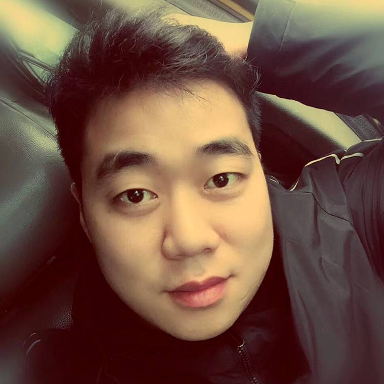 清秀打路灯的照片