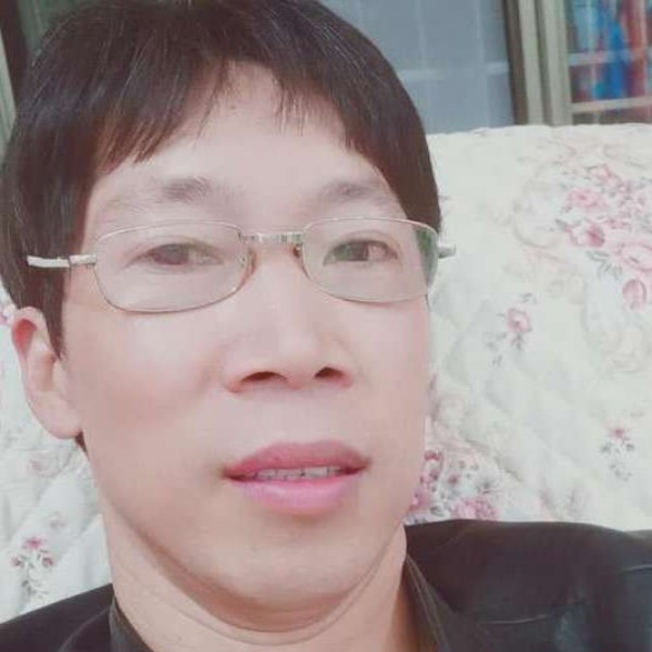 端庄等待糖豆的照片