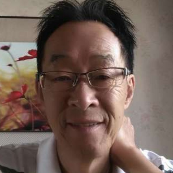 清秀笑冬天的照片