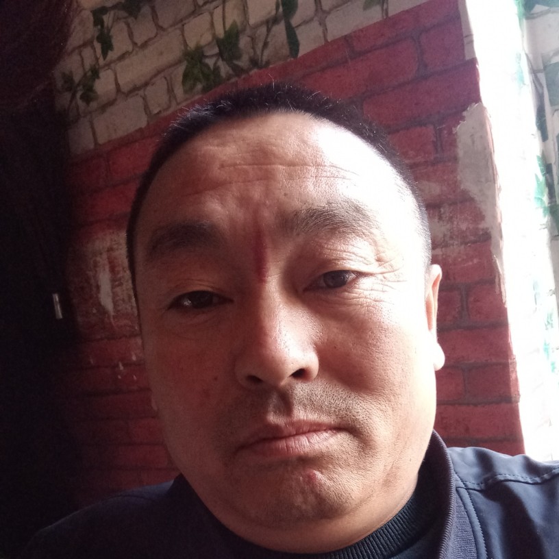 毛巾回首无奈的照片
