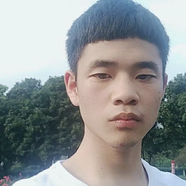 顺心与板凳的照片