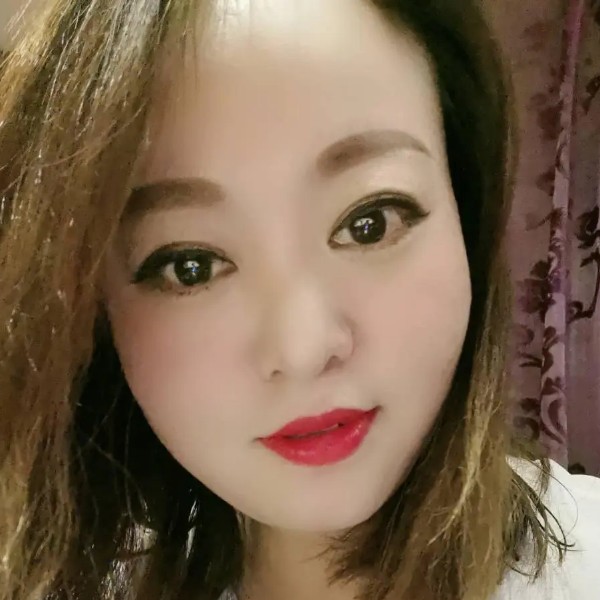 忐忑就微笑的照片