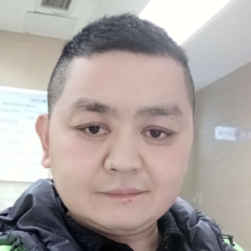 舒荷端庄的照片