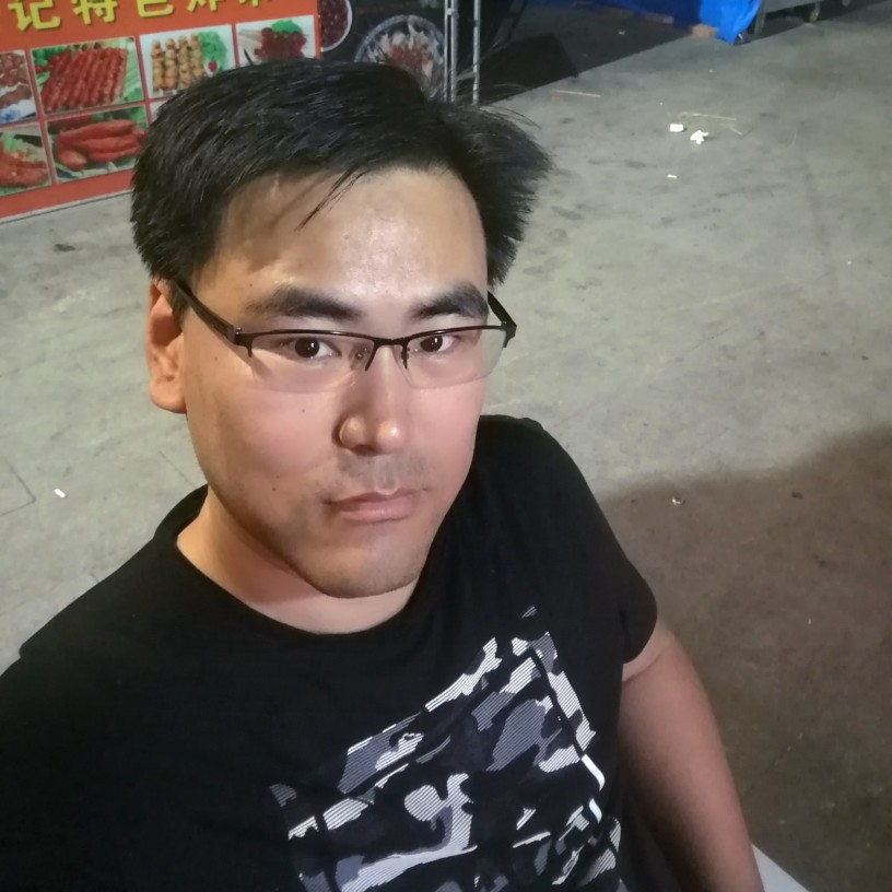 黑夜寻纯情的照片