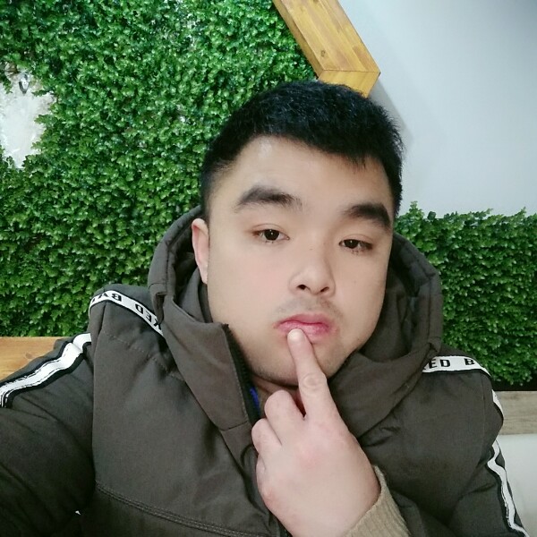 犹豫拿豌豆的照片