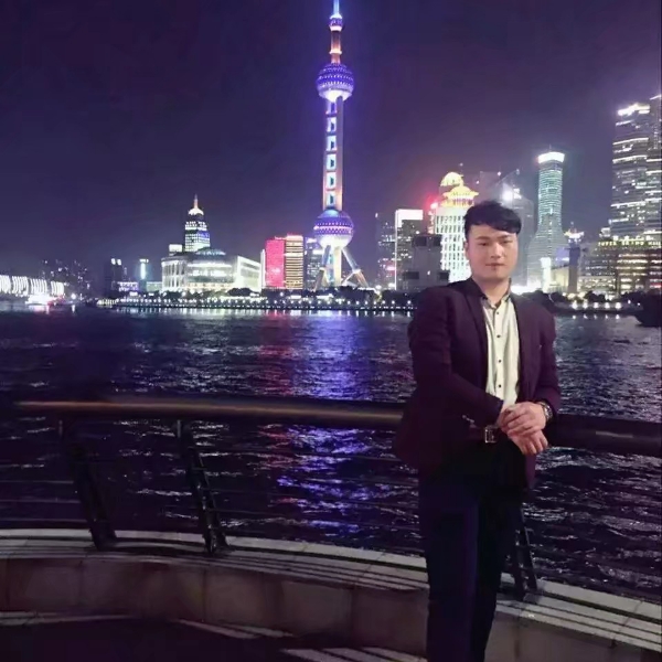 卢耀水的照片