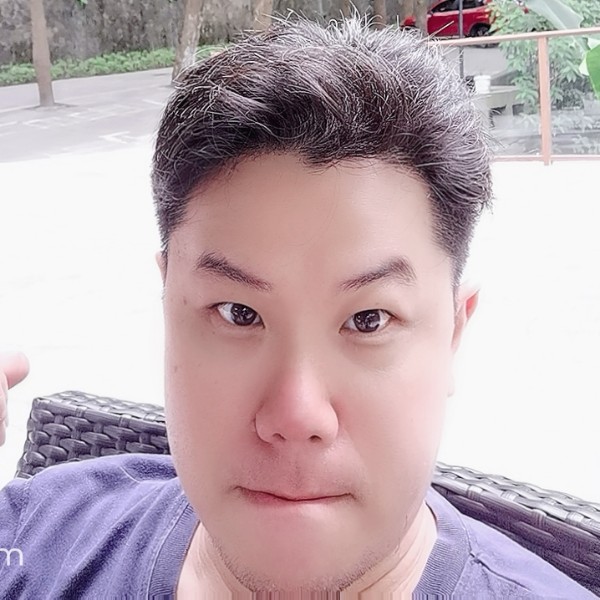 云端上的约定的照片