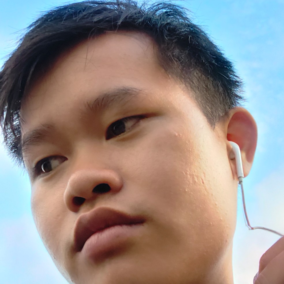 务实漫步秋颜的照片