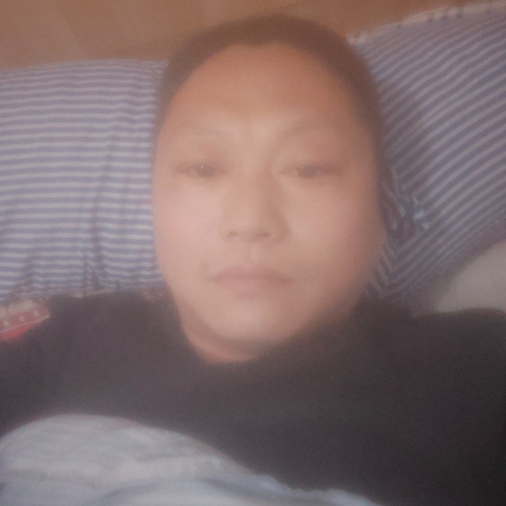 衬衫迎妩媚的照片