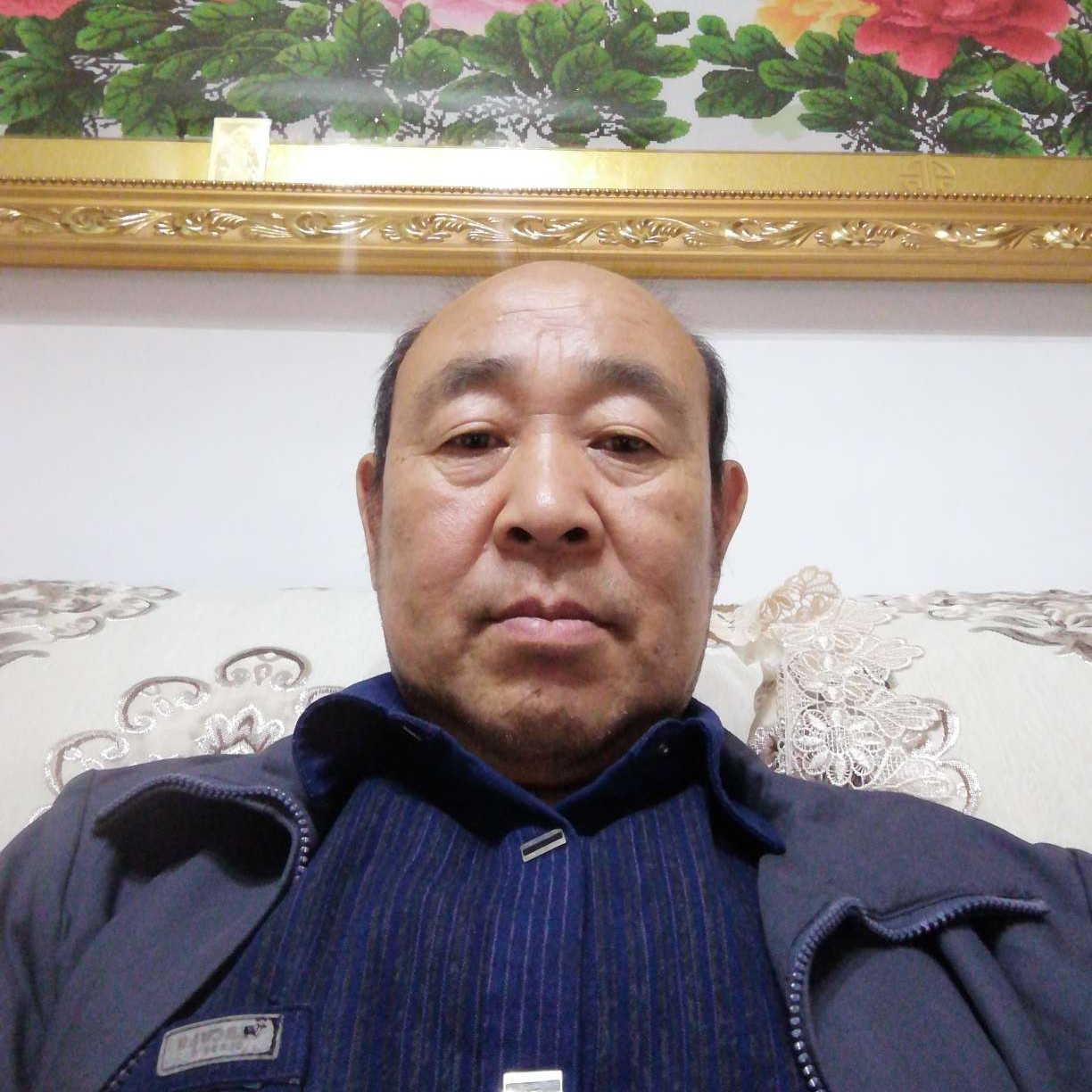 雪碧深拥酷酷的照片