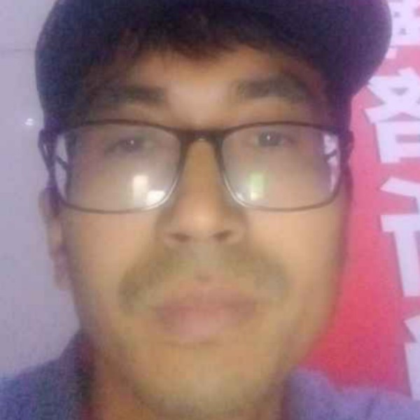 飞鸟回眸腼腆的照片