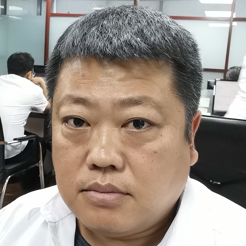 数据线那聪慧的照片