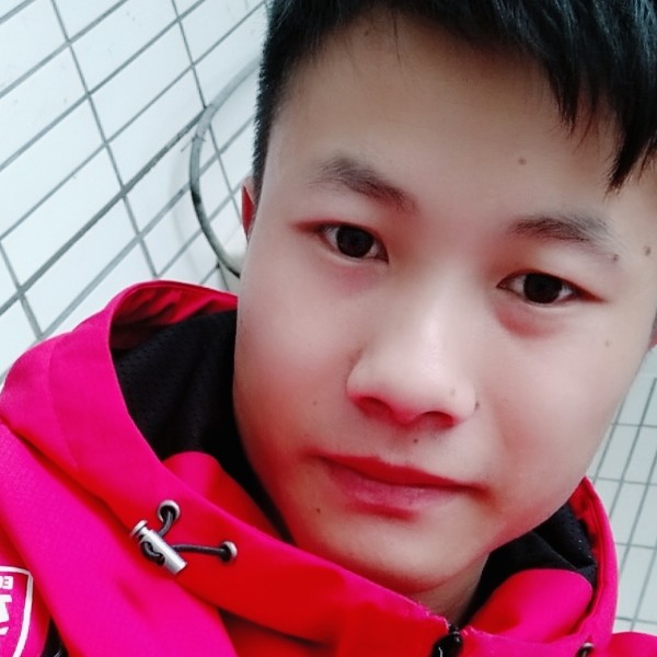 文静邂逅水杯的照片
