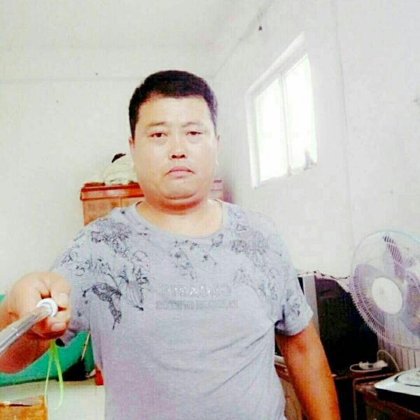 义气帆布鞋的照片