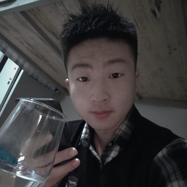 淡定吃醋路灯的照片