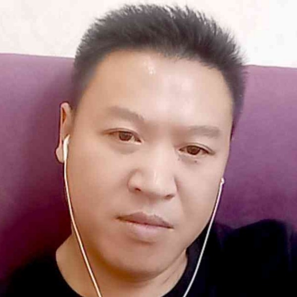 大漠孤狼的人的照片