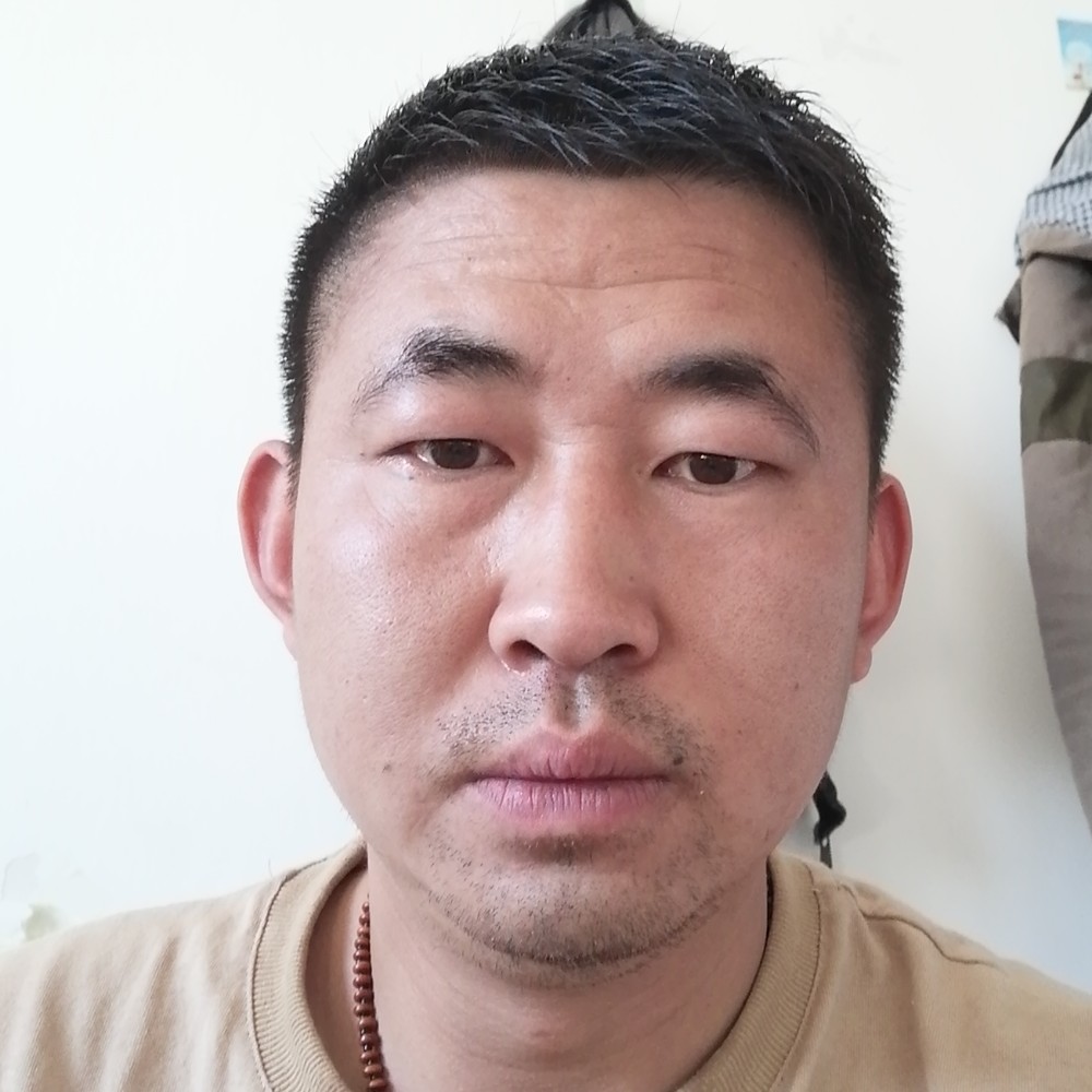 钢筋铁板混凝土的照片