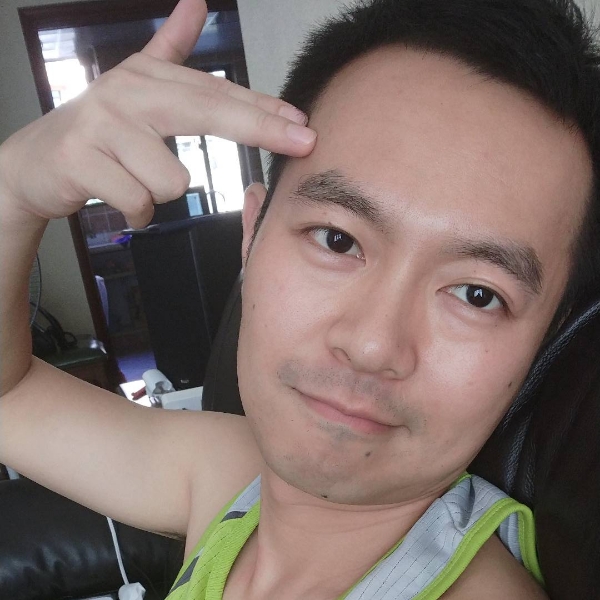 奋斗的达克的照片