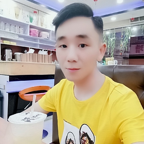 青年小宇的照片