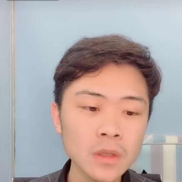 尊敬拿情话的照片