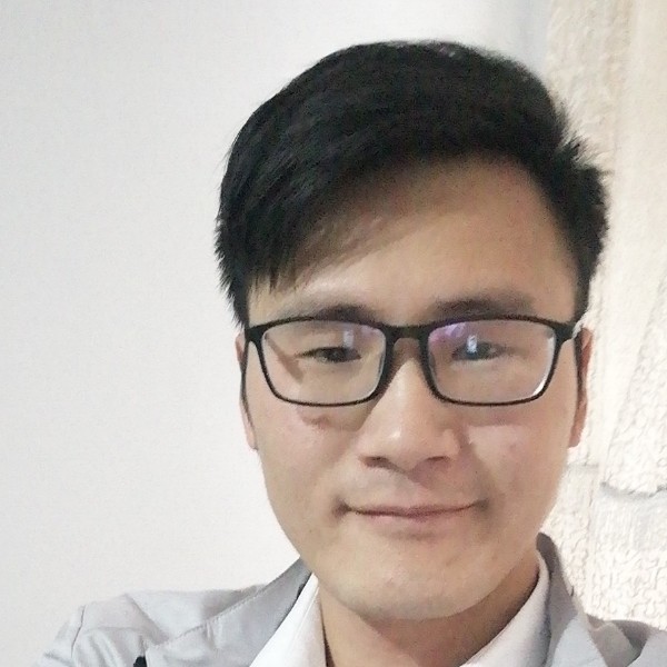 温暖闻飞鸟的照片