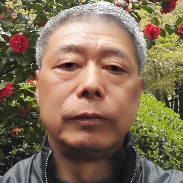 草莓有不解的的照片