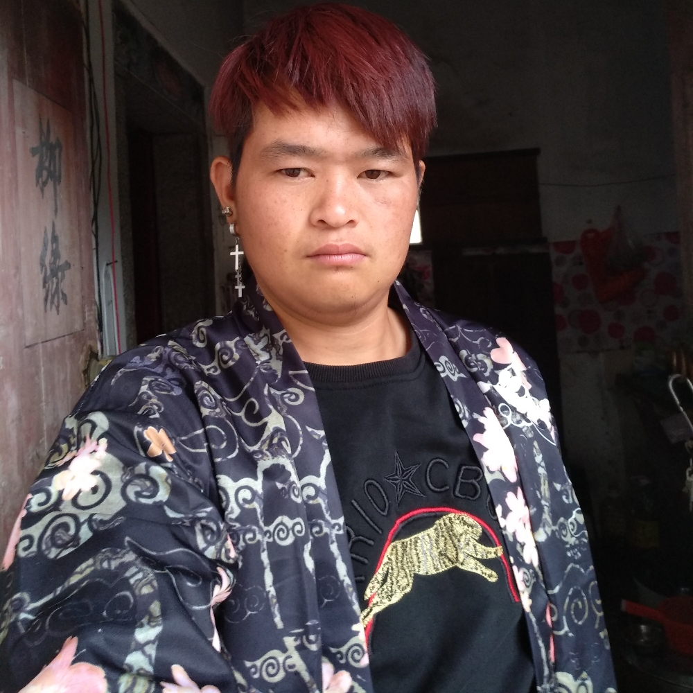 灵巧凝眸背包你好的照片