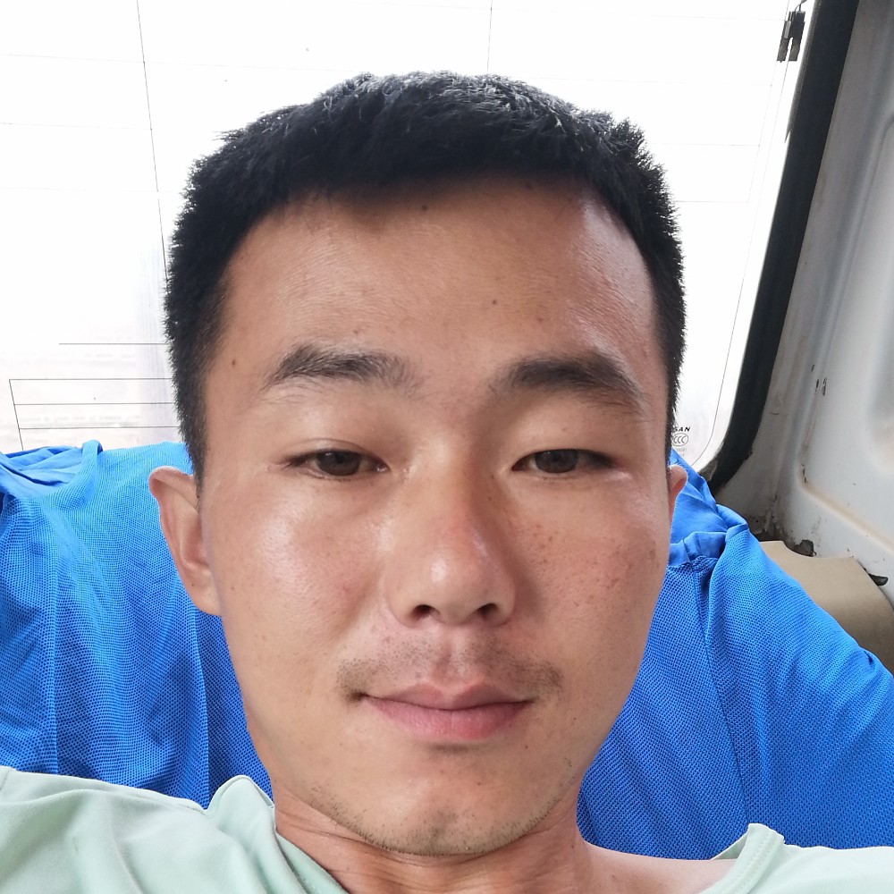 欣喜男孩的照片
