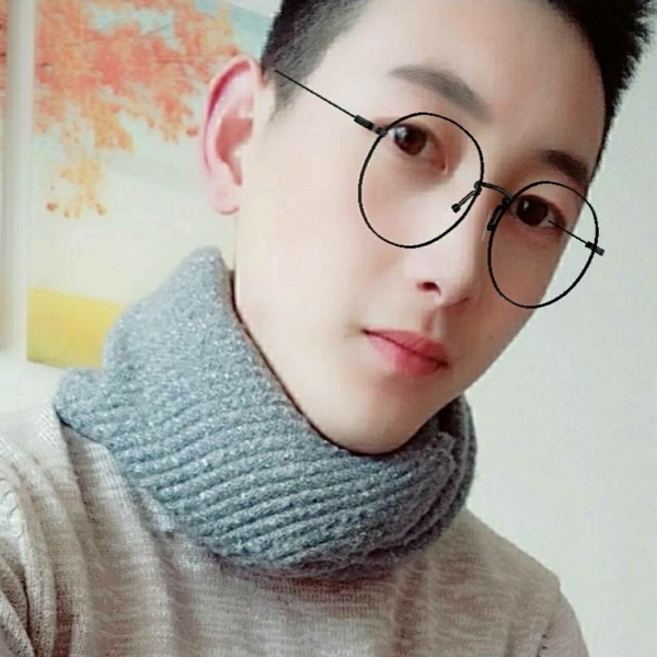 只找微胖女友的照片