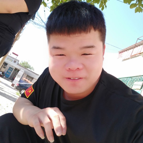 小蜜蜂爱开朗的照片